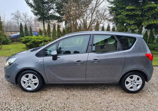 Opel Meriva cena 34555 przebieg: 115900, rok produkcji 2015 z Przysucha małe 781